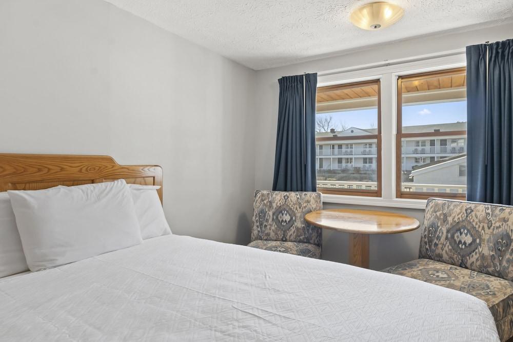 The Mariner Resort photo 26