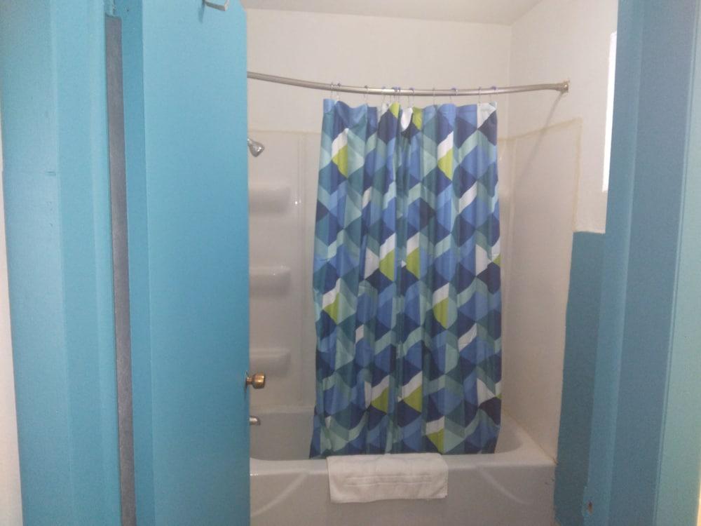 Capri Motel photo 49