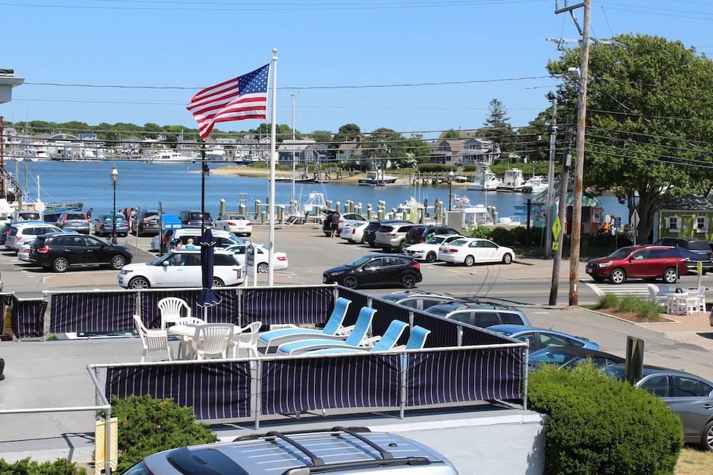 Ocean Street Inn on Hyannis Harbor photo 16