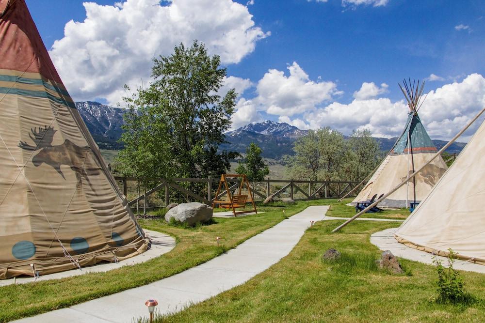 Yellowstone Tipis photo 3