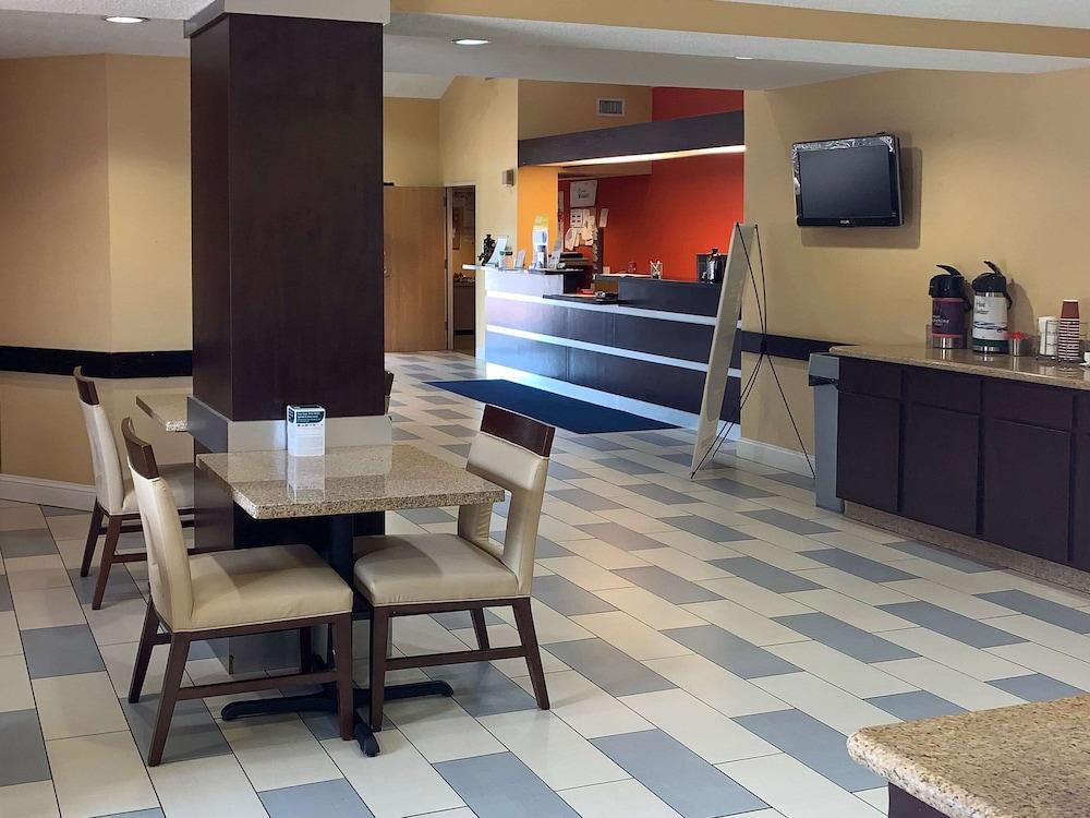 Quality Inn Baytown - Houston East photo 34