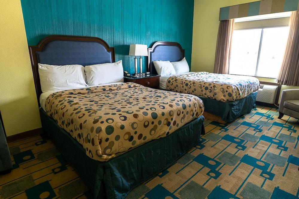 Rivers  Inn & Suites photo 3