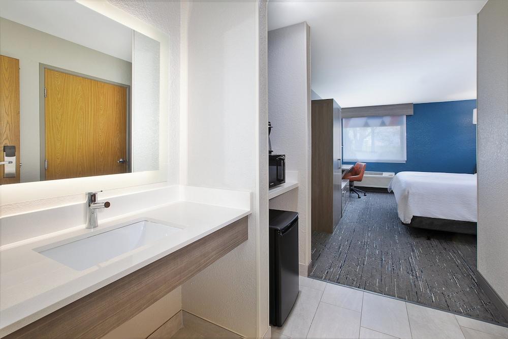 Holiday Inn Express Tuscola by IHG photo 11