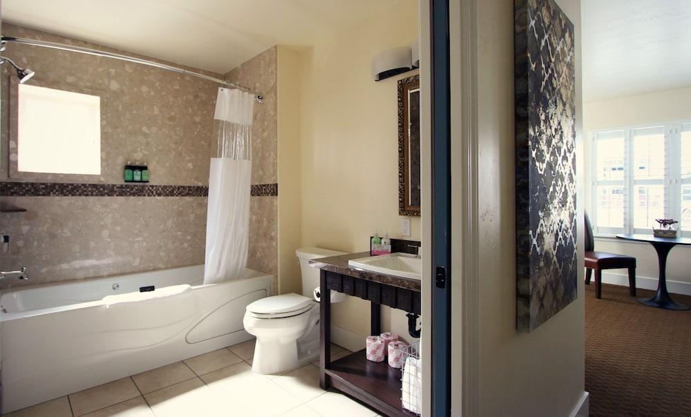 Rest Hotel Plymouth photo 17
