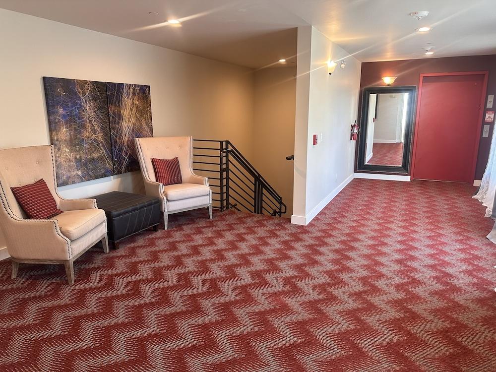 Lakeview Hotel photo 11