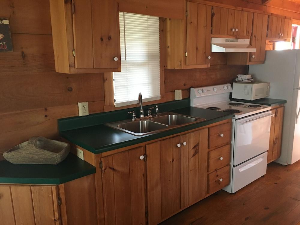 Smoky View Cottages & RV Resorts photo 39