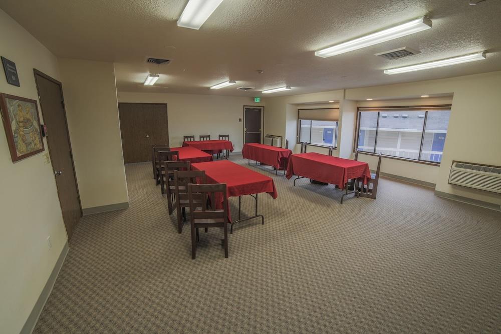 Sunnyside Inn & Suites photo 79