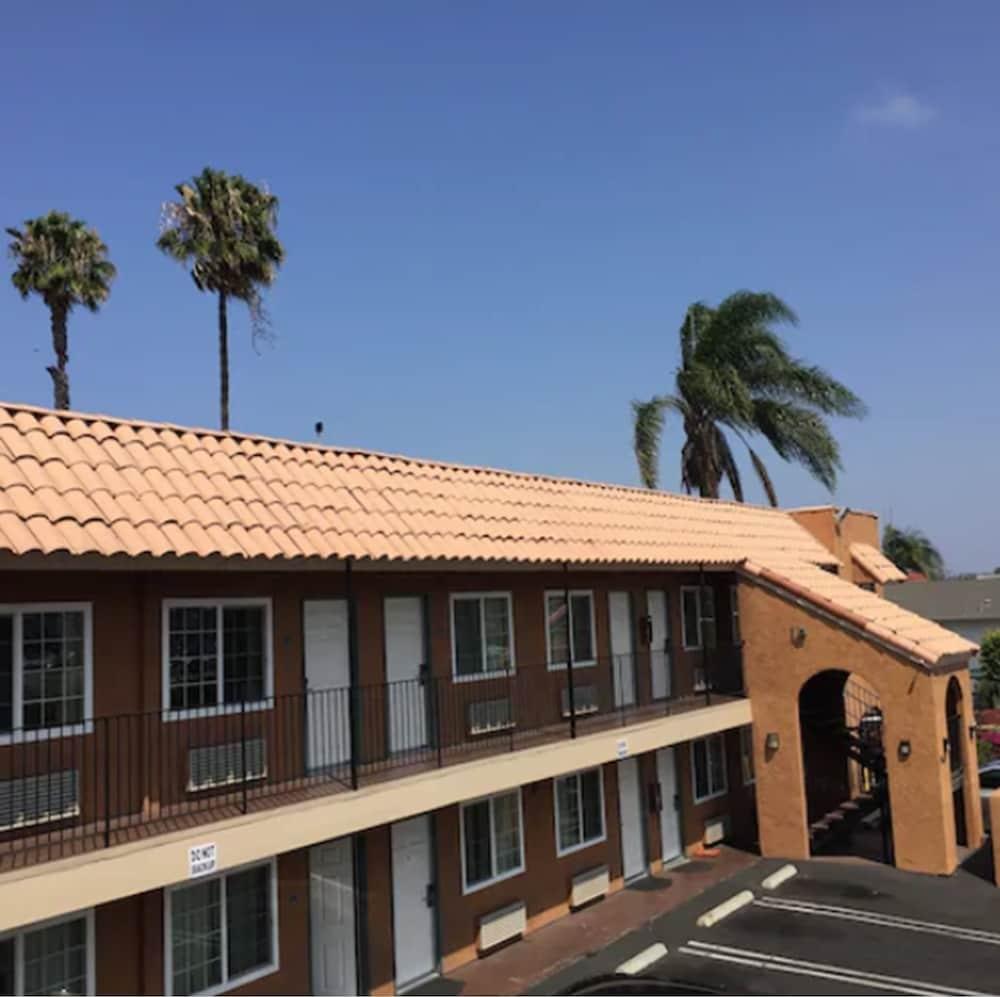 National City Motel photo 16