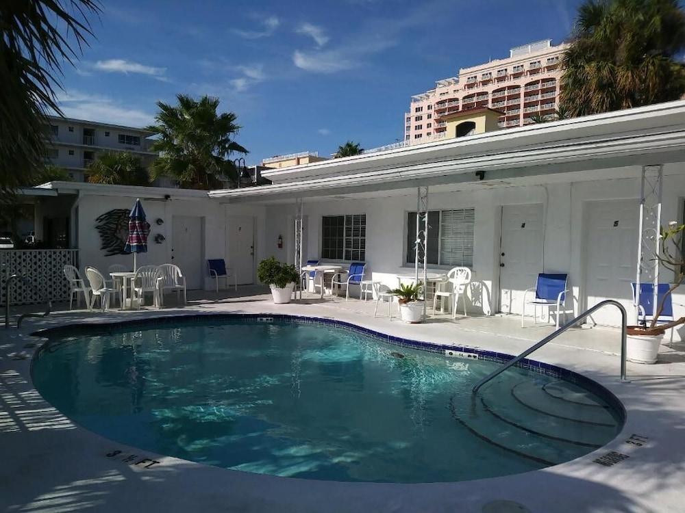 Tropical Sky Ranch Motel photo 2