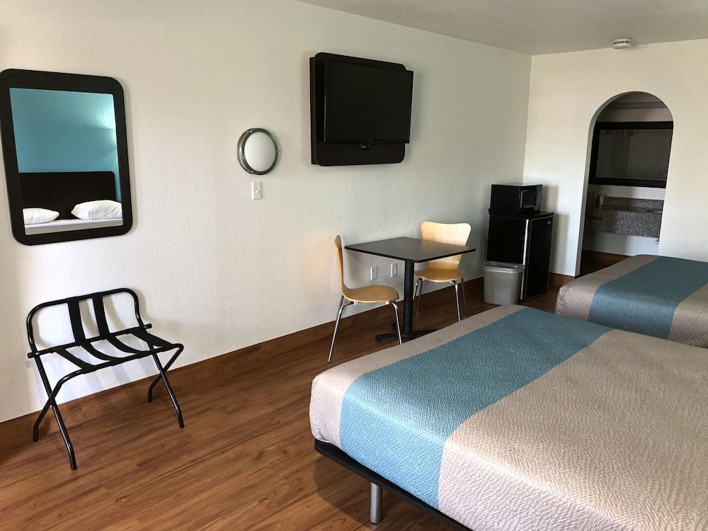 Motel 6 Pensacola, FL - NAS photo 24