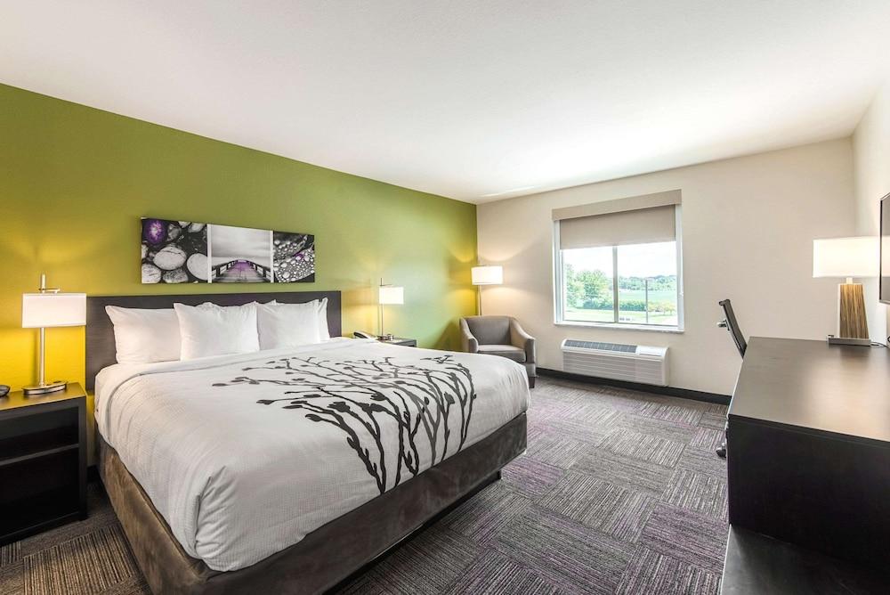 Sleep Inn & Suites Galion photo 11