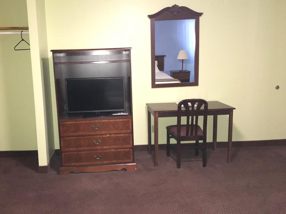 AmeriVu Inn & Suites photo 9