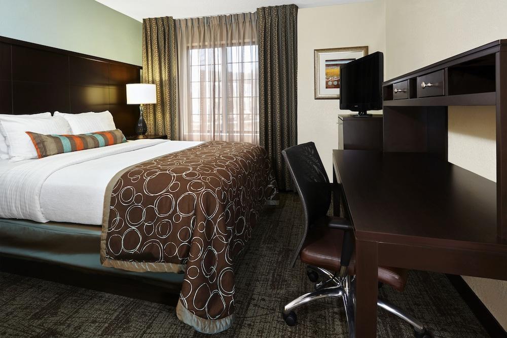 Staybridge Suites South Springfield by IHG photo 8