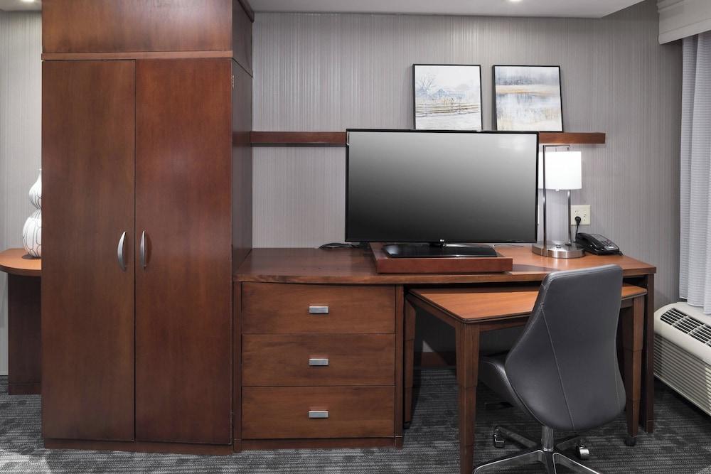 Courtyard by Marriott West Orange photo 12
