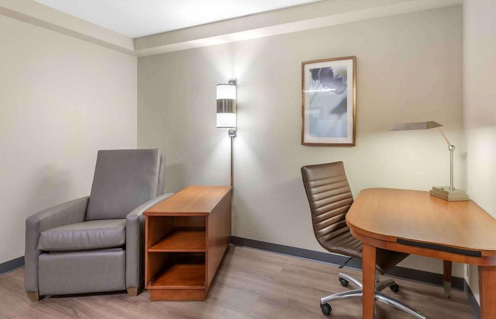 Extended Stay America Premier Suites Pittsburgh Cranberry To photo 33