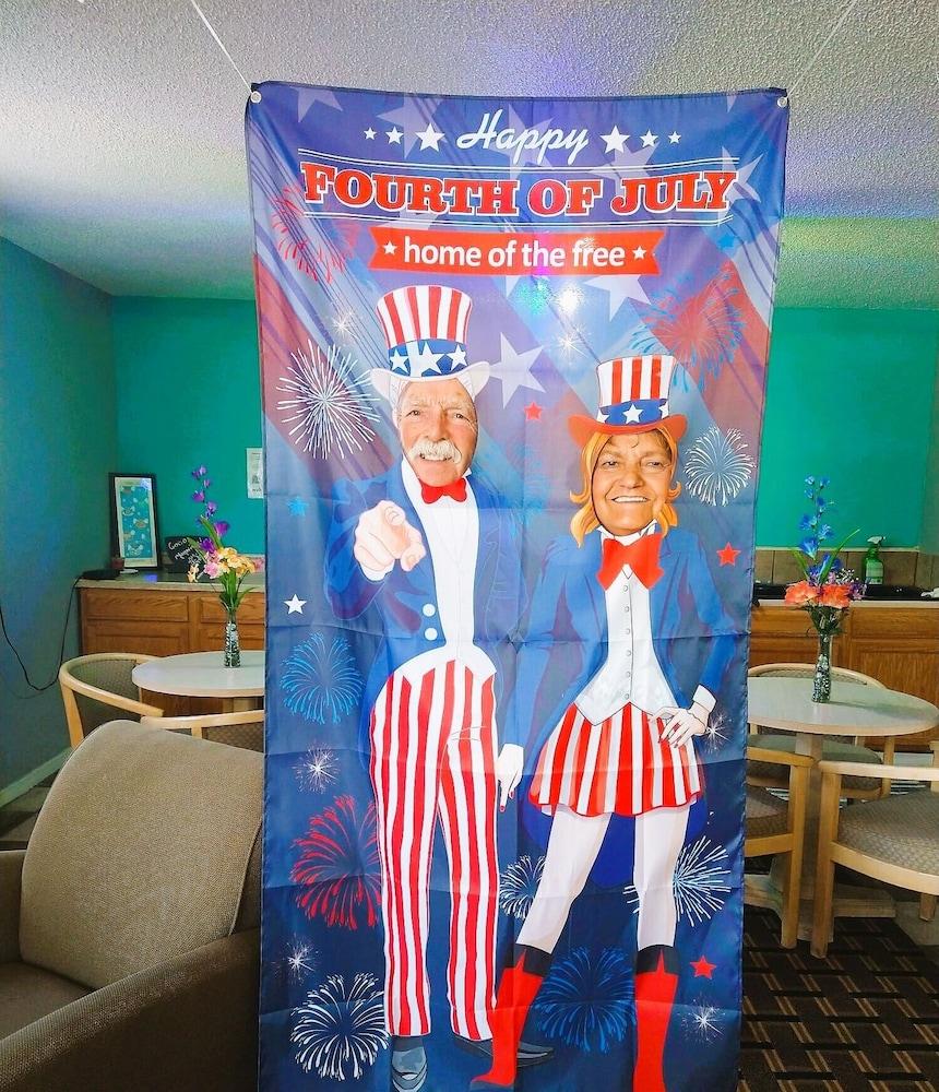 Grand View Plaza Inn & Suites photo 60