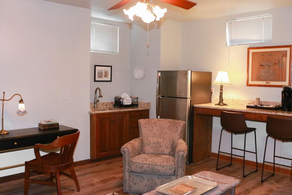 The Shaffner Inn photo 92