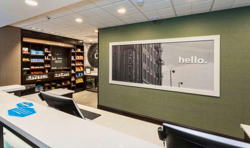 Hampton Inn & Suites Duluth North/Mall Area photo 2