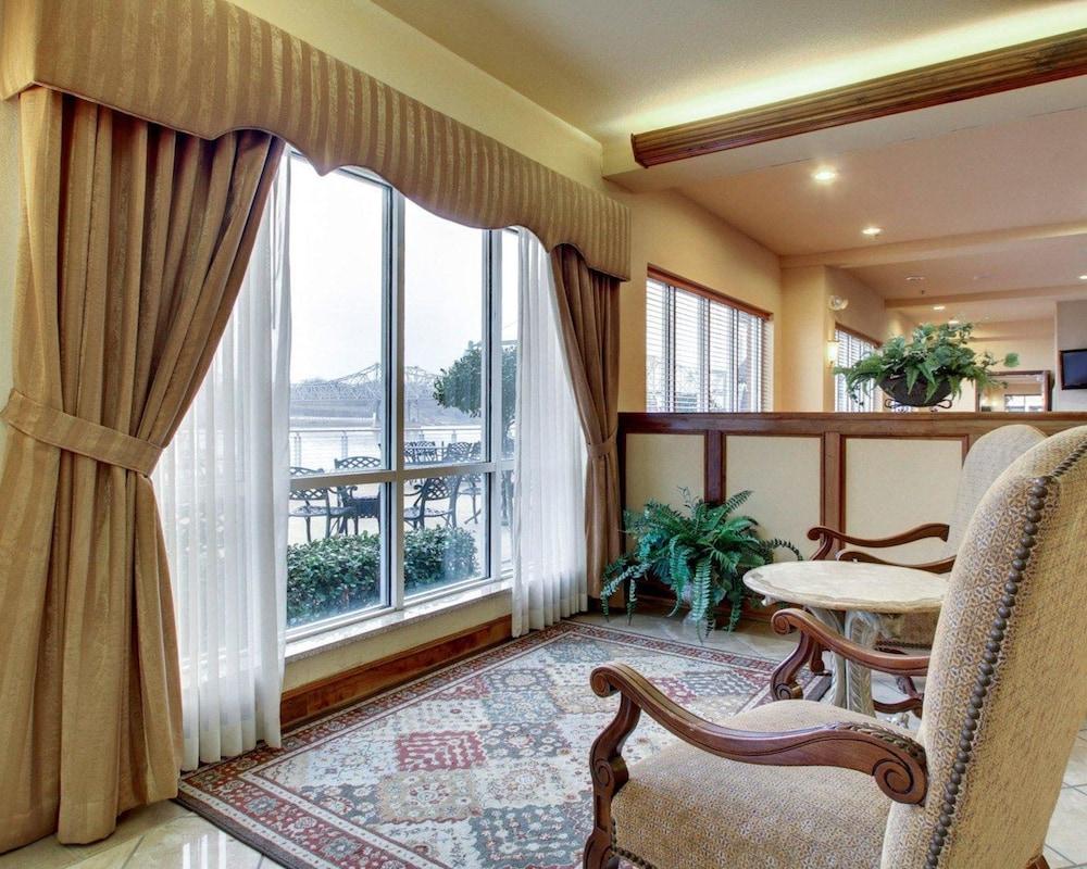 Clarion Suites Vidalia Riverfront photo 1