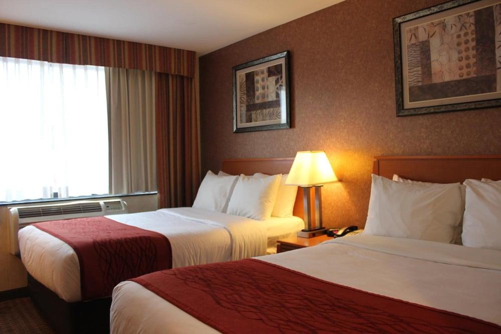 Bellerose Inn photo 17