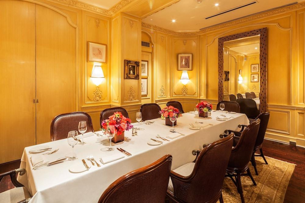 Hotel Plaza Athenee photo 44