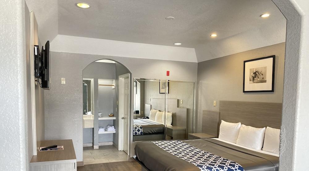 Island Suites photo 17