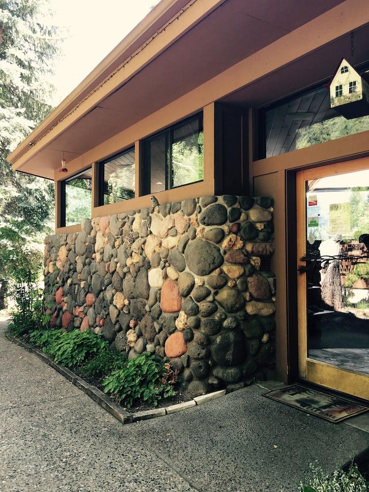 Junipine Resort photo 30