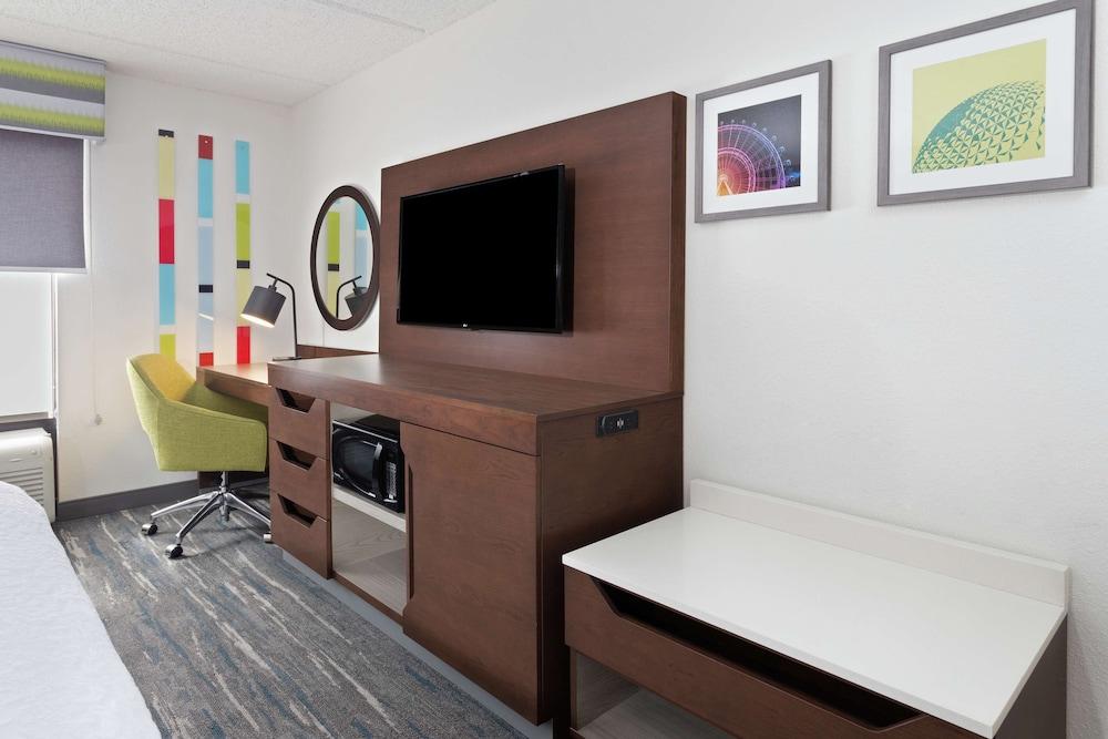 Hampton Inn & Suites Orlando Intl Dr N photo 45