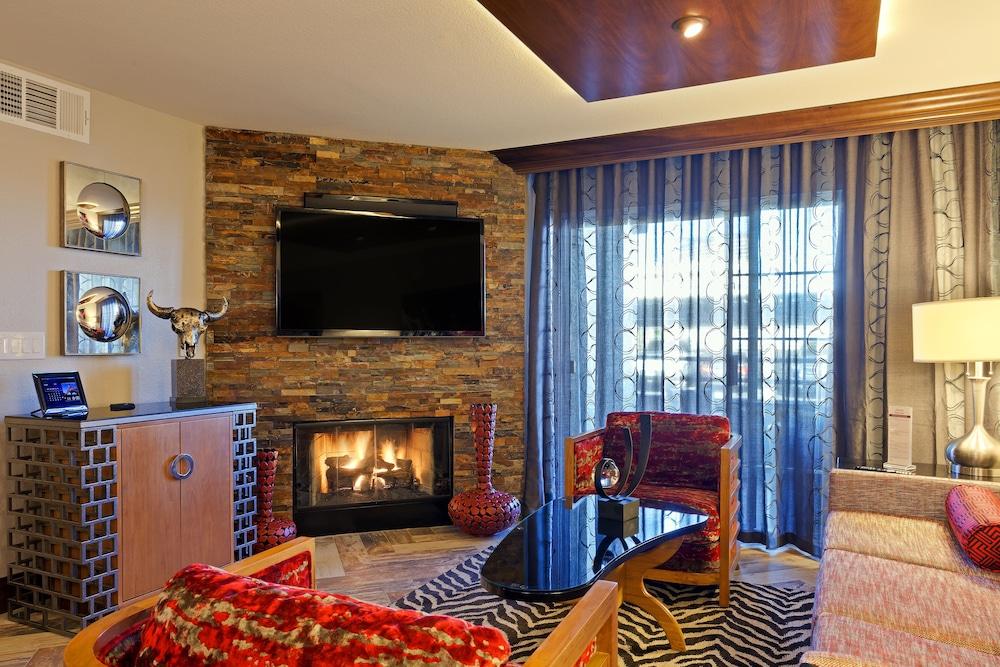 Holiday Inn Club Vacations at Desert Club Resort by IHG photo 3