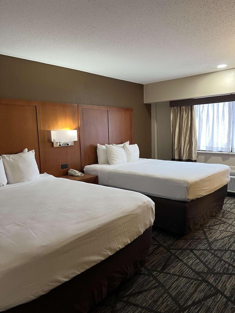 SureStay Plus by Best Western Mobile I-65 photo 4