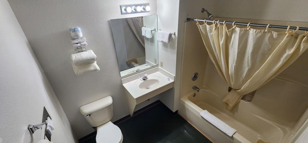 Plymouth Suites Hotel photo 13