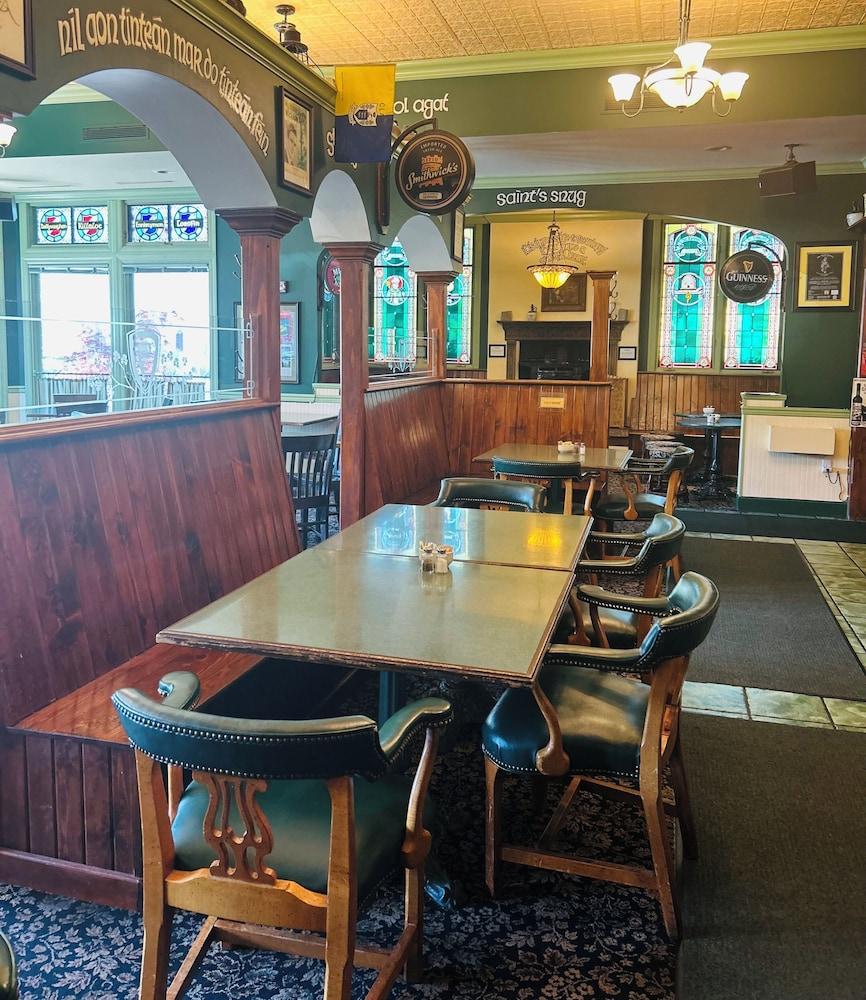 County Clare Irish Hotel & Pub photo 13