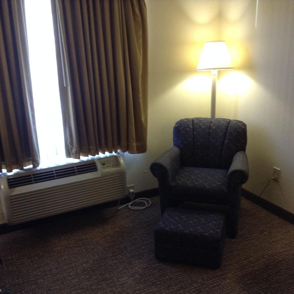 Comfort Inn & Suites Ft. Jackson Maingate photo 41