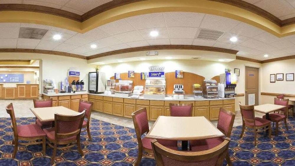 Holiday Inn Express & Suites Byron by IHG photo 47