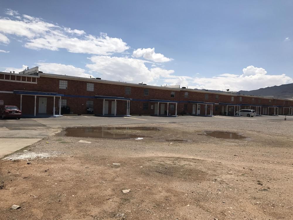 SuperLodge Motel photo 1