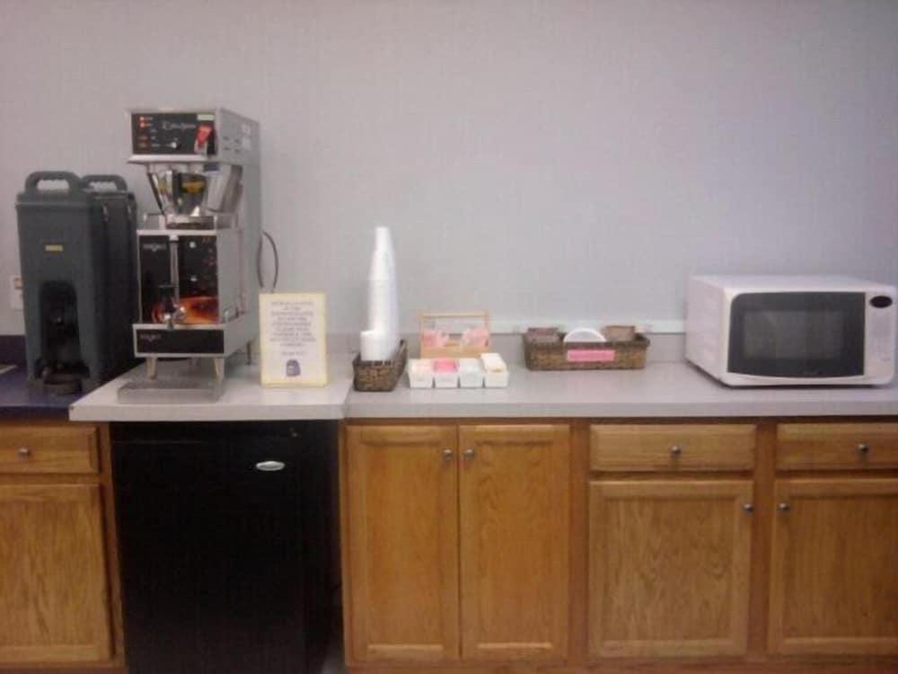 Quails Nest Inn and Suites photo 39