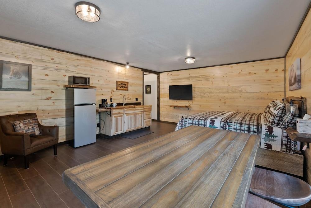 Lake Village Lodge photo 22