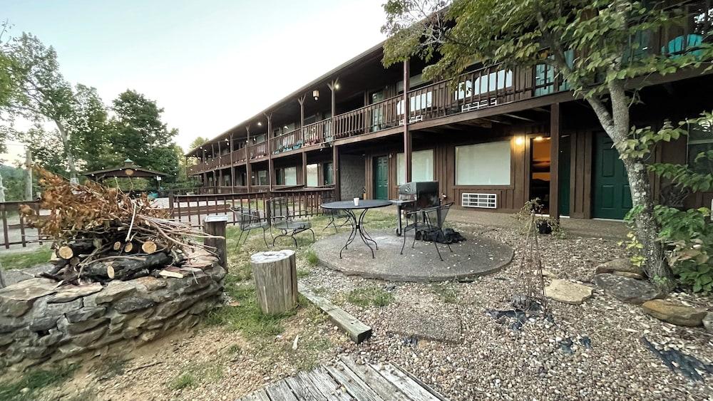 Shady Cliff Resort photo 23