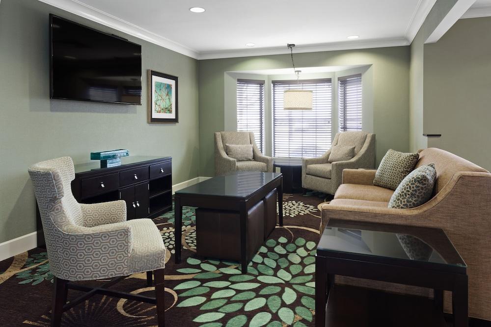 Staybridge Suites South Springfield by IHG photo 25
