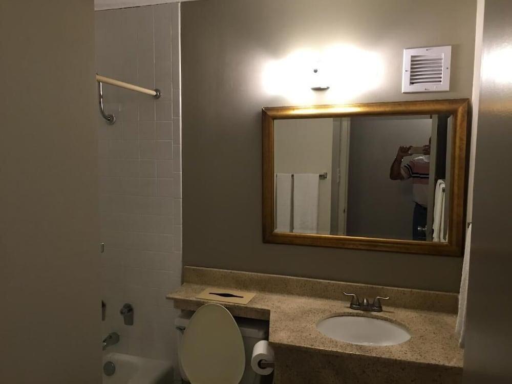 Noble Suites photo 35