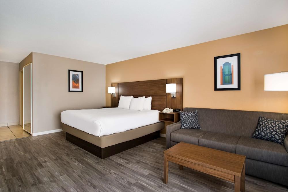 Best Western Gallup West photo 21