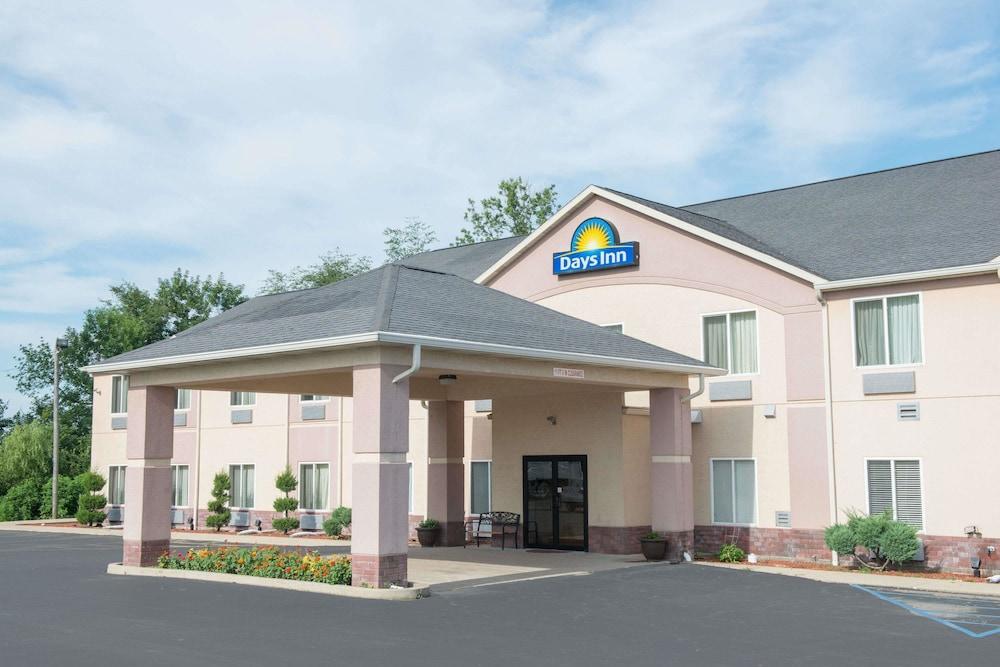 Days Inn by Wyndham Sullivan photo 1