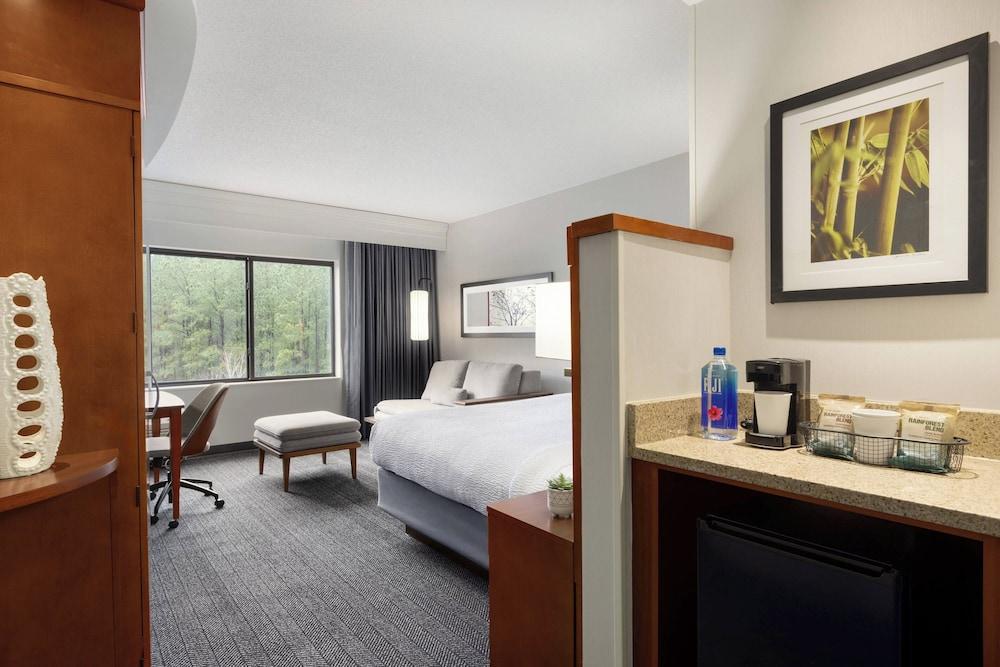 Courtyard Marriott Greenville photo 8