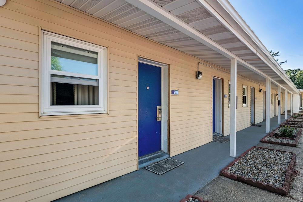 Americas Best Value Inn Jonesville Hillsdale photo 25