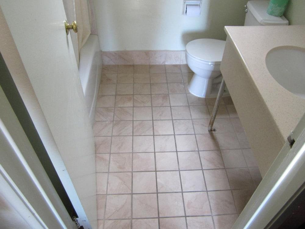 Civic Center Lodge photo 18