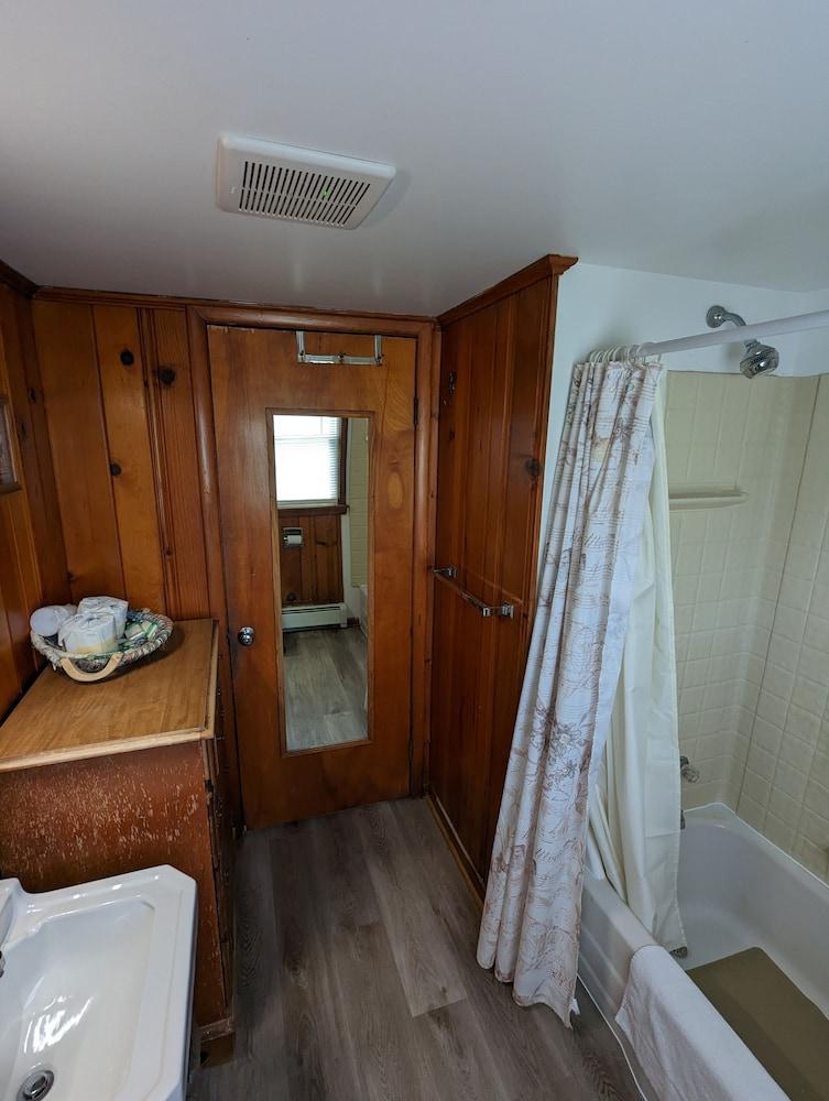 Riverside Motel photo 35