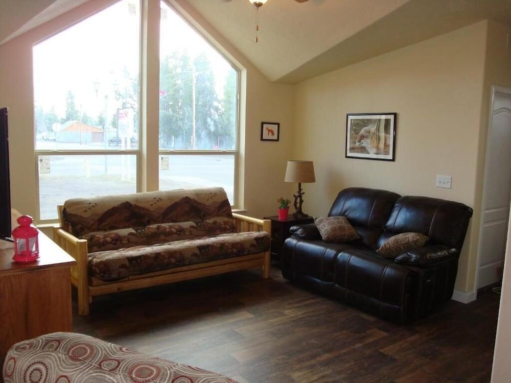 Yellowstone Wildlife Cabins photo 28
