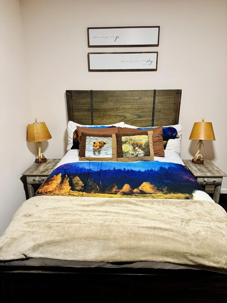 Grizzly Lodge Motel photo 12