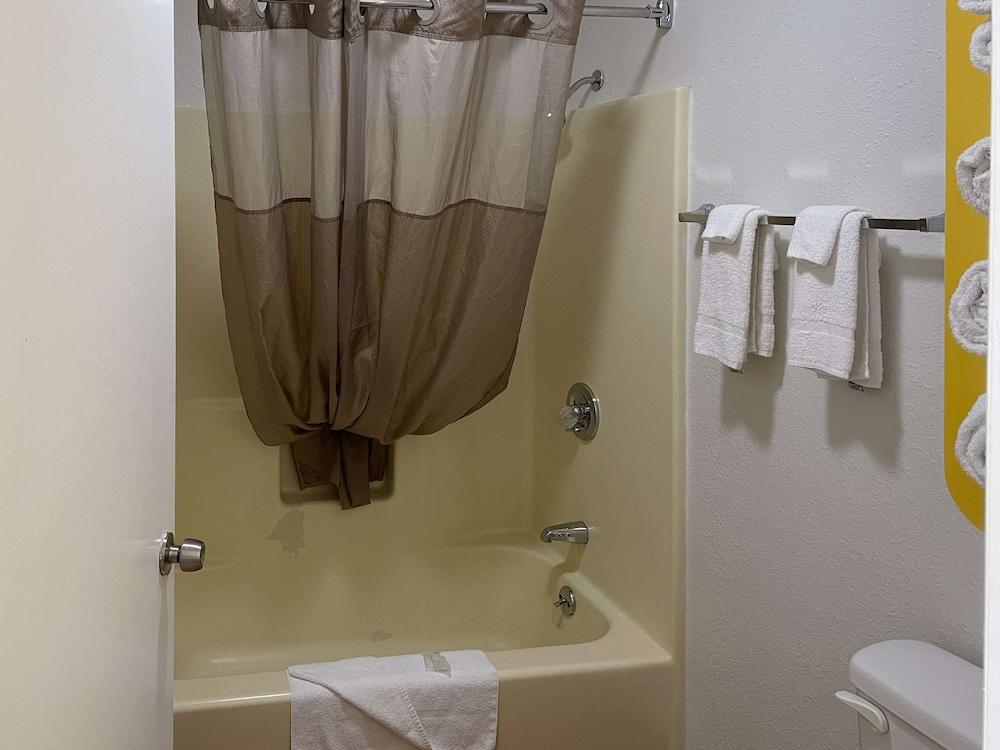Motel 6 Cameron, MO photo 7