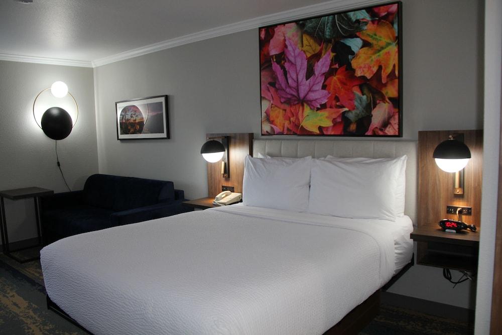 La Quinta Inn & Suites by Wyndham Yakima Downtown photo 14